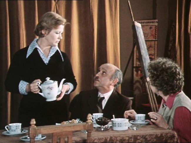 Фильм "По семейным обстоятельствам" (1977) - Трейлеры