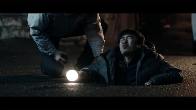 Люк / Manhole (2014) - Трейлеры