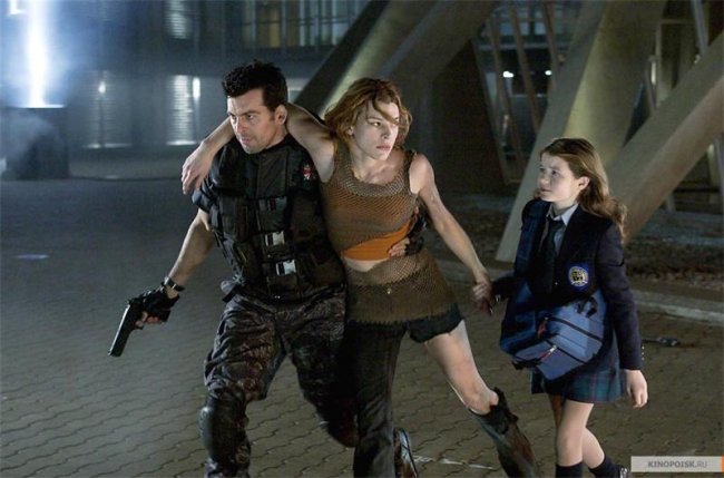 Обитель зла 2: Апокалипсис (2004) - Трейлеры