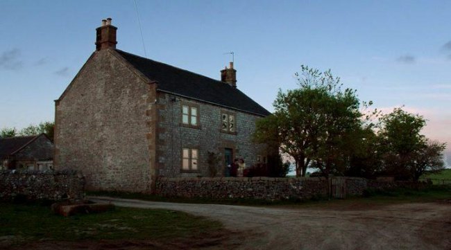 Белые поселенцы / White Settlers (2014) - Трейлеры