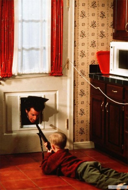 Один дома (1990) - Трейлеры