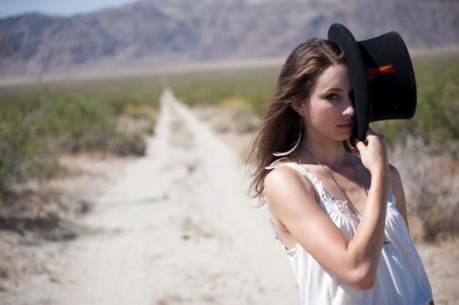 Тройэн Эвери Беллисарио, актриса - Трейлеры