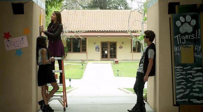 Исключённый / Expelled (2014) - Трейлеры