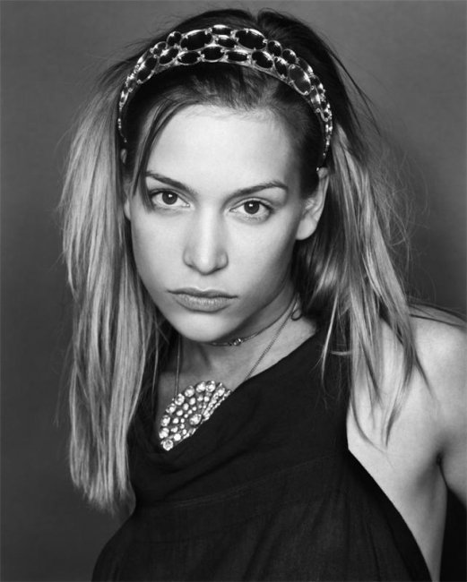 Пайпер Перабо, актриса - Актрисы