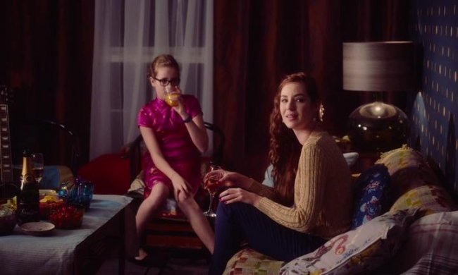 Держите язык за зубами, мадемуазель / Tirez la langue, mademoiselle (2013) - Трейлеры