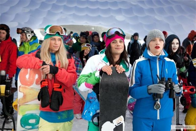 В спорте только девушки (2013) - Трейлеры