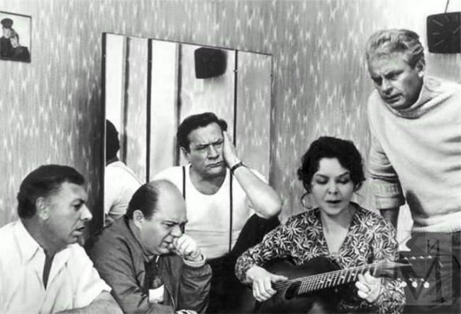 Песня из к-ф Белорусский вокзал.Булат Окуджава - Трейлеры