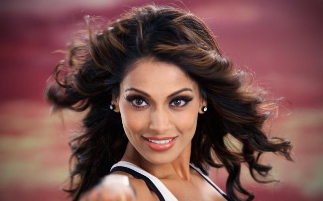 Бипаша Басу - Биографии