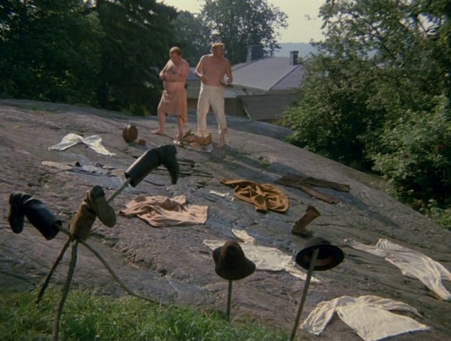 За спичками (1980 года) - Трейлеры