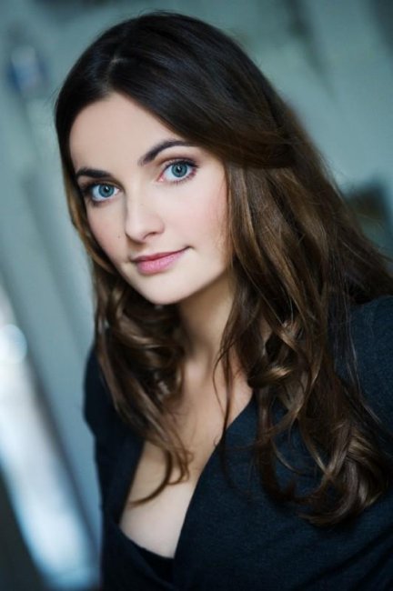 Паула Шрамм - Биографии