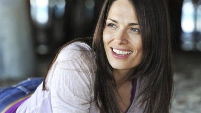 Сара Голдберг - Биографии