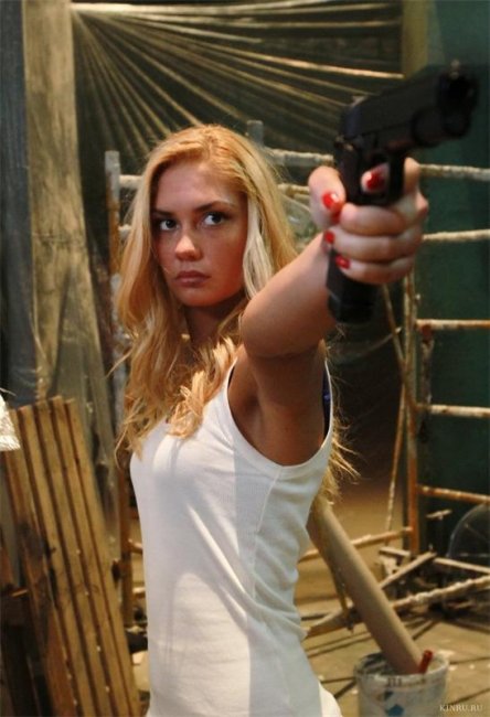 Агата Муцениеце - Биографии