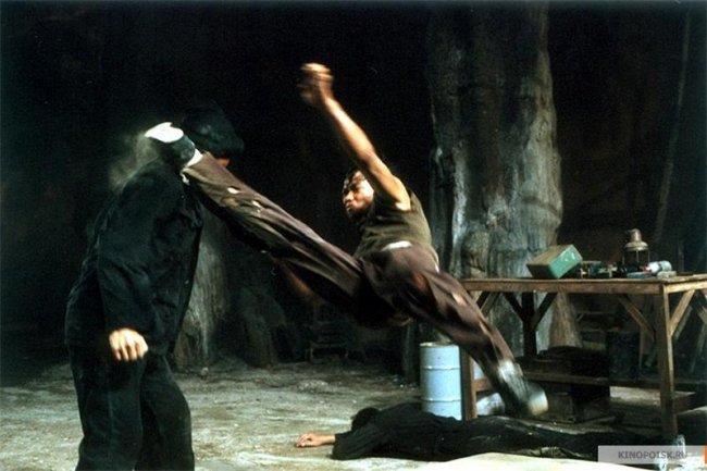 Онг Бак (2003) - Трейлеры