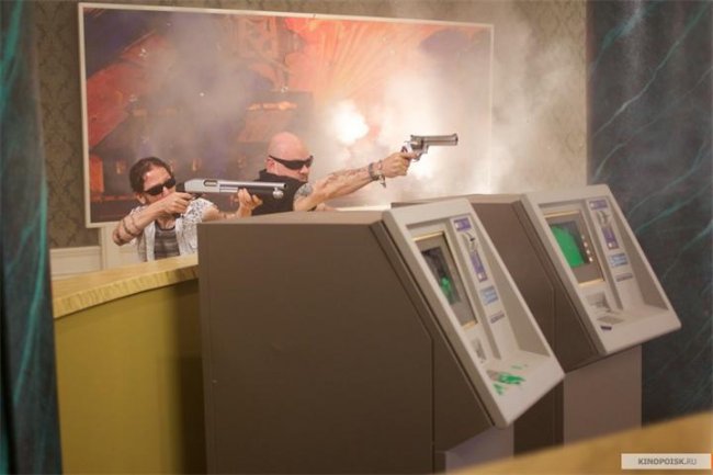 Липучка / Flypaper (2011) - Трейлеры