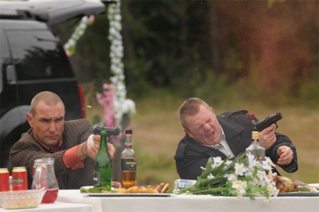 Занесло / Redirected (2014) - Трейлеры