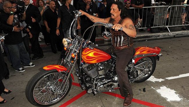 Красавцу Дэнни Трэхо 70 лет. Поздравляем от души! - Трейлеры