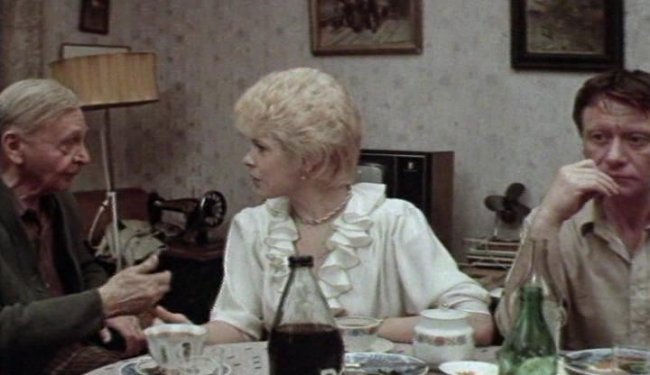 Фильм "Блондинка за углом" (1984) - Трейлеры