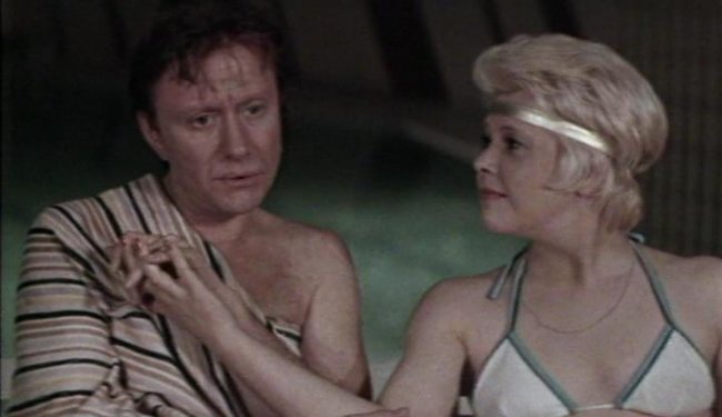 Фильм "Блондинка за углом" (1984) - Трейлеры