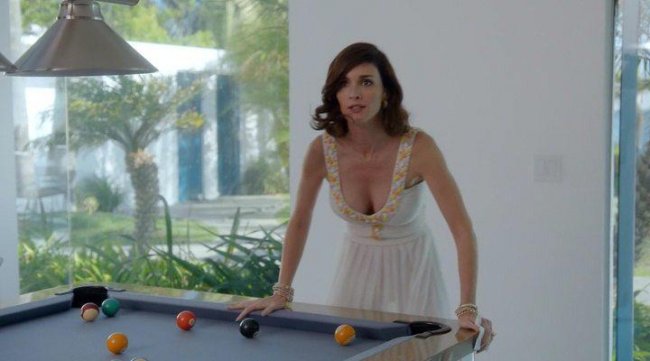 Красивая и Безумная / Beautiful & Twisted (2015) - Трейлеры