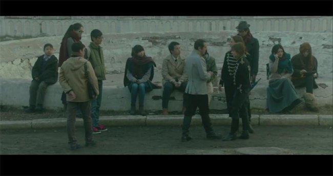 Под электрическими облаками (2015) - Трейлеры