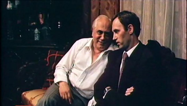 Дублёр начинает действовать - Трейлеры