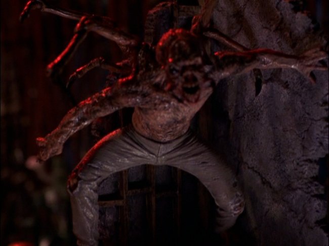 Фильм "Земля против паука / Earth vs. the Spider" (2001) - Трейлеры