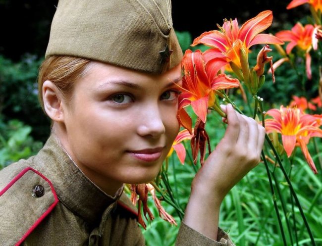 Татьяна Арнтгольц - Биографии