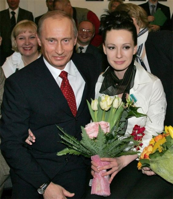 Чулпан Хаматова - Биографии