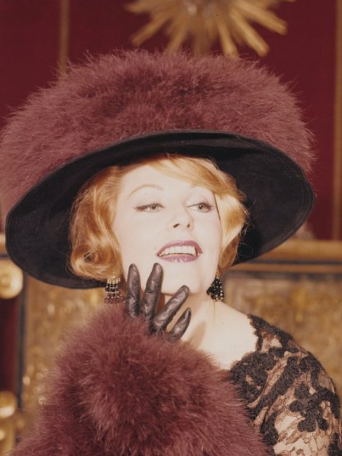 Арлин Кэрол Дал - Биографии