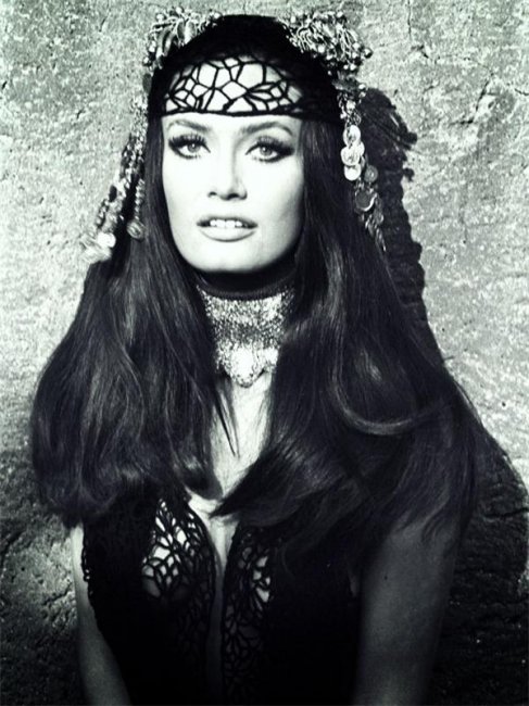 Мариса Мелл - Биографии