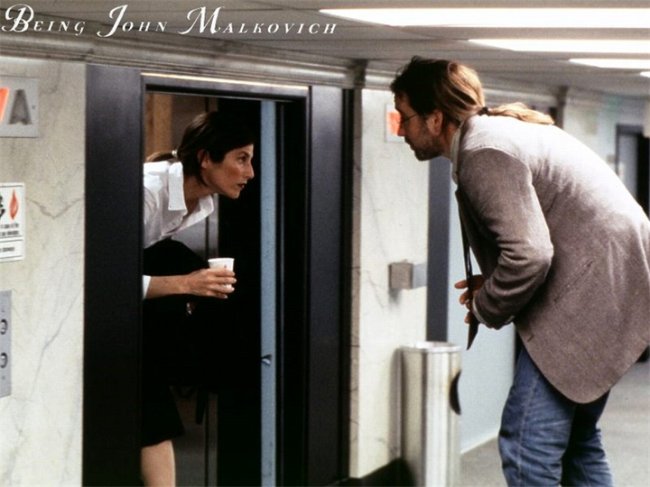 «Быть Джоном Малковичем» — фильм режиссёра Спайка Джонза - Трейлеры