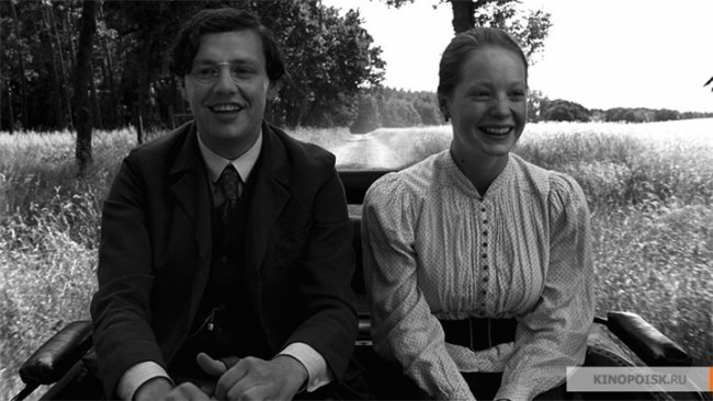 «Белая лента» — чёрно-белый художественный фильм, драма австрийского режиссёра Михаэля Ханеке - Трейлеры