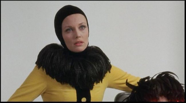 Фильм "Машина любви" (The Love Machine) - Трейлеры