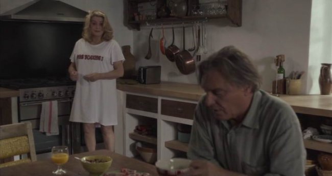 За сигаретами / Elle s'en va (2013) - Трейлеры