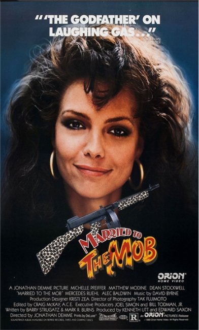 Криминальная комедия «Замужем за мафией» ("Married to the Mob") - Трейлеры