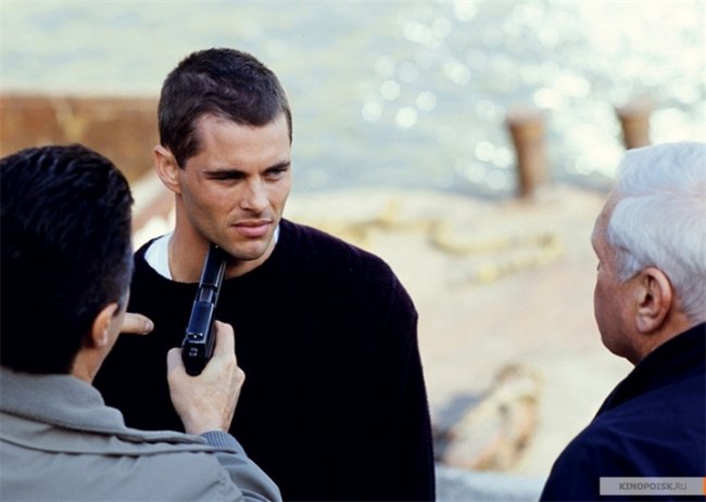 Пересечение 10-й и Вульф (10th & Wolf) - Трейлеры