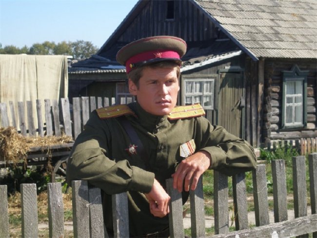 Сериал "Вчера закончилась война" (2010) - Трейлеры