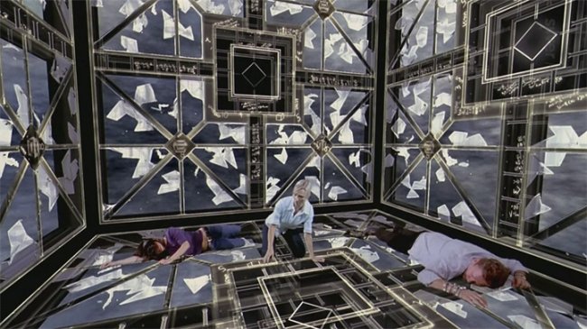 Куб-серия фантастических фильмов. - Трейлеры