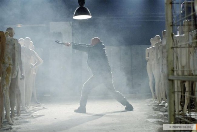 Из Парижа с любовью - Трейлеры