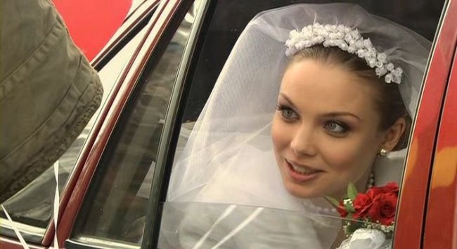 Трава под снегом - Трейлеры