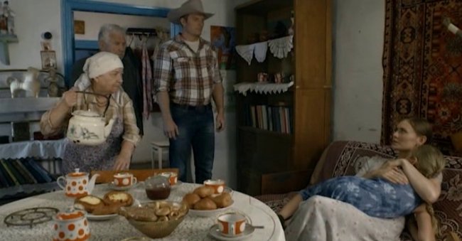 Бедная Liz (2013) - Трейлеры