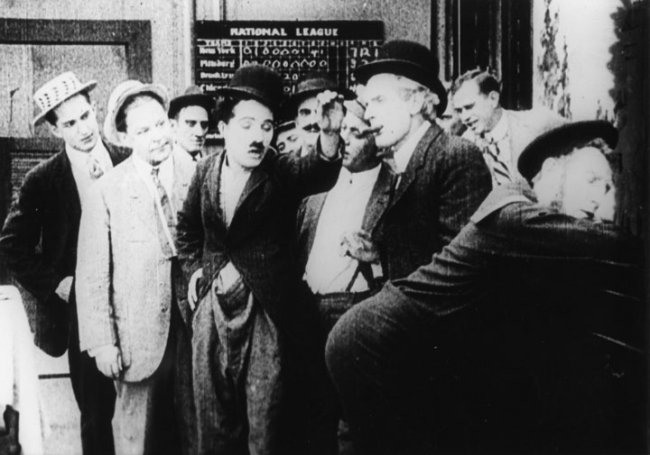 Лицо на полу бара (1914) - Трейлеры