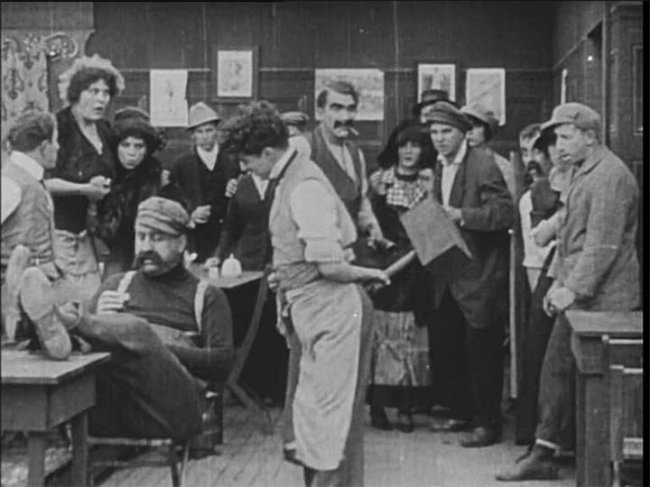 Застигнутый в кабаре (1914) - Трейлеры