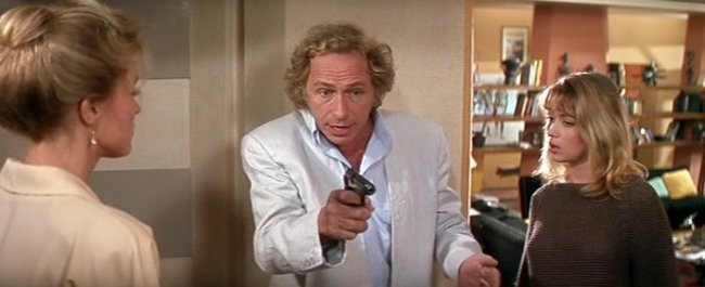 Налево от лифта (1988) - Трейлеры