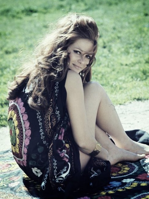 Клаудия Кардинале - Биографии