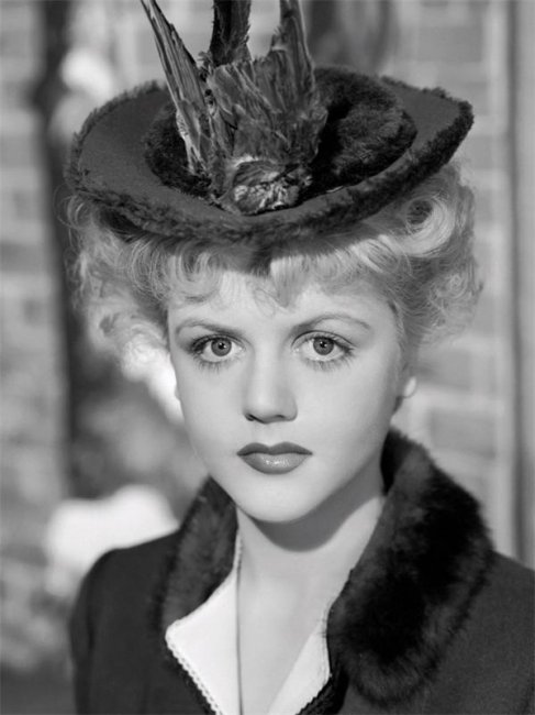 Анджела Ленсебри - Биографии