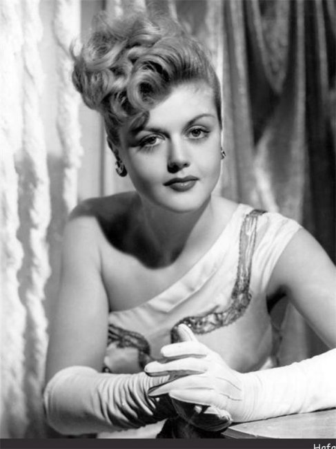 Анджела Ленсебри - Биографии