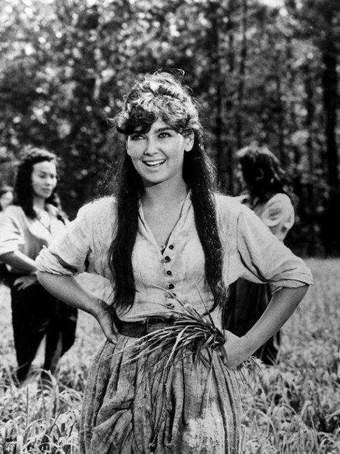 Сюзанн Плешетт - Биографии