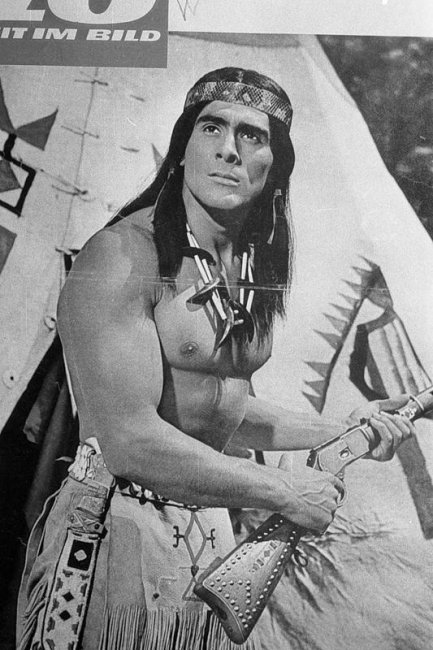 Гойко Митич - Биографии