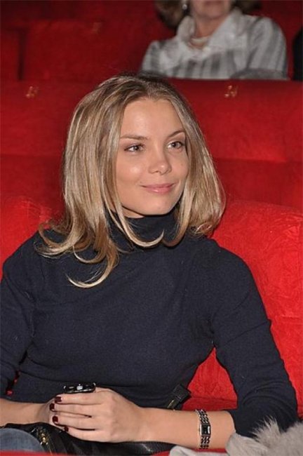 Ольга Арнтгольц - Биографии